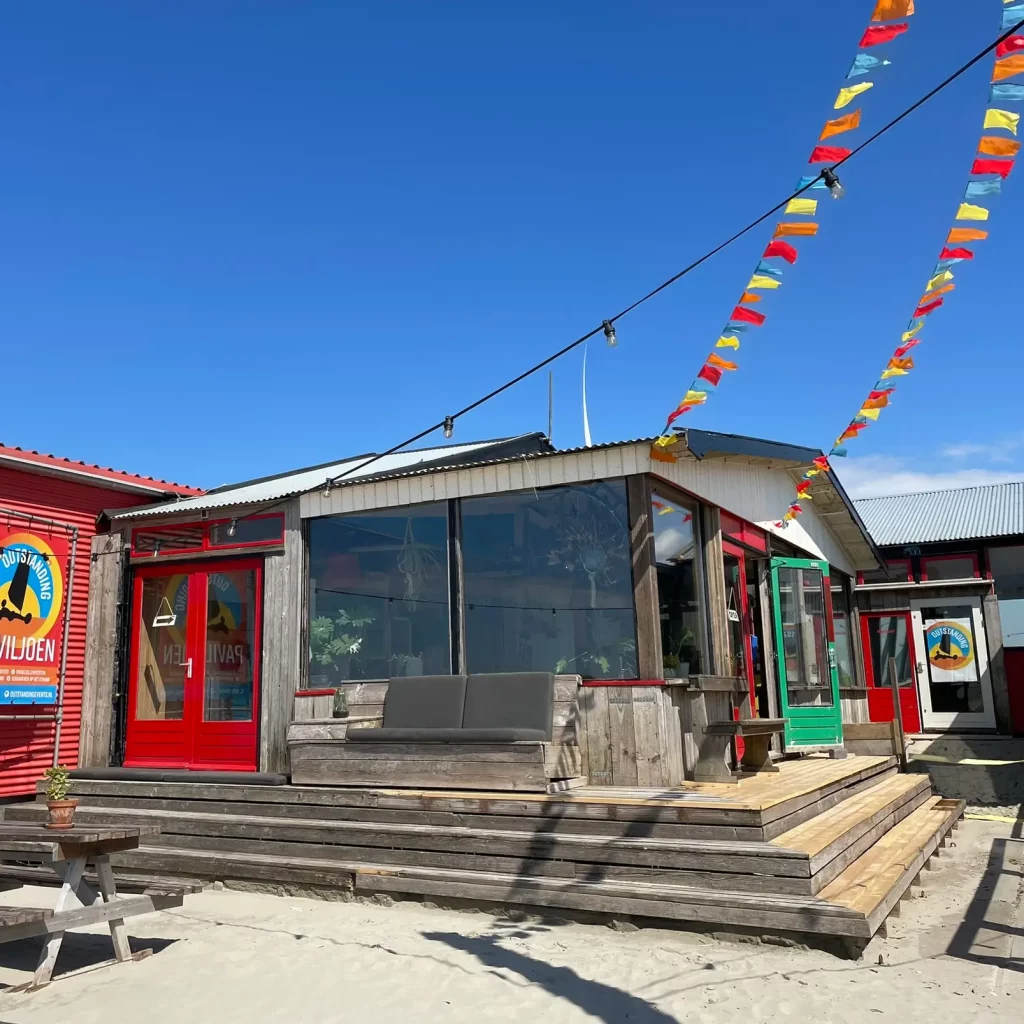 Ons paviljoen, wees welkom voor activiteiten of een drankje!